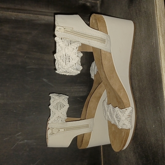 LUCKY BRAND KIERLI WEDGE SHOES 🌼🌻 Spring Shoes🌻 - Picture 3 of 15